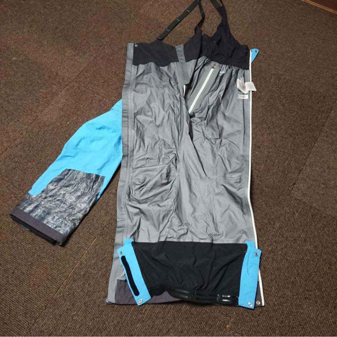 送料無料【PeakPerformance】GORE-TEX ビブ 水色 M