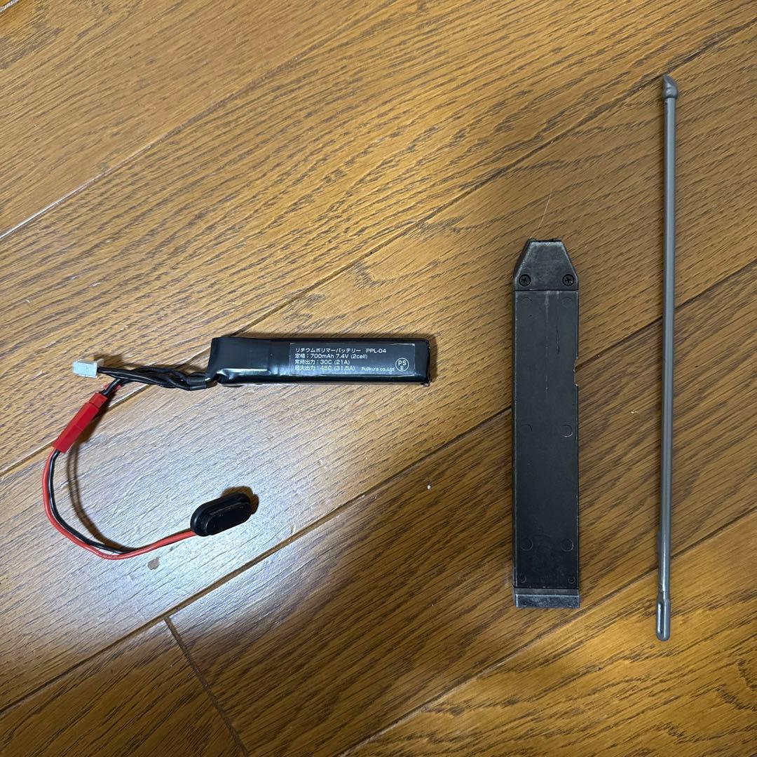 ド*ラ様 GLOCK 18C 電動ガン バッテリー・マガジン付き