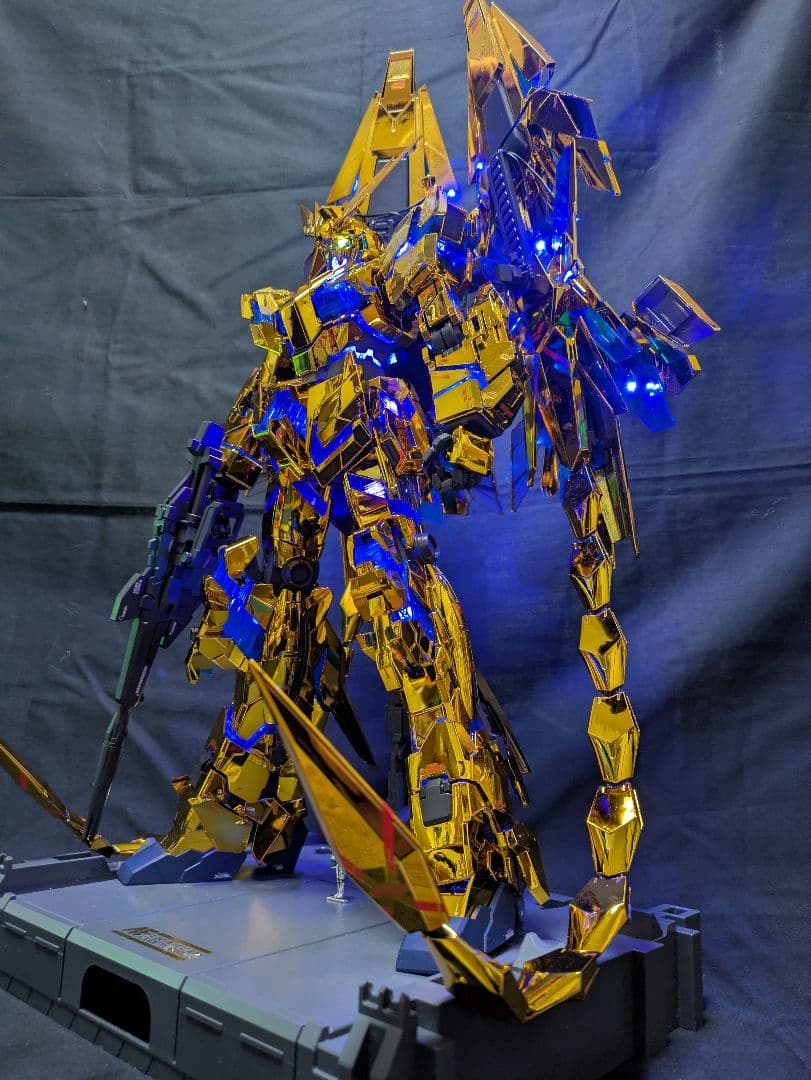 1/60 PG ユニコーンガンダム３号機フェネクス（ナラティブＶｅｒ．）LED付