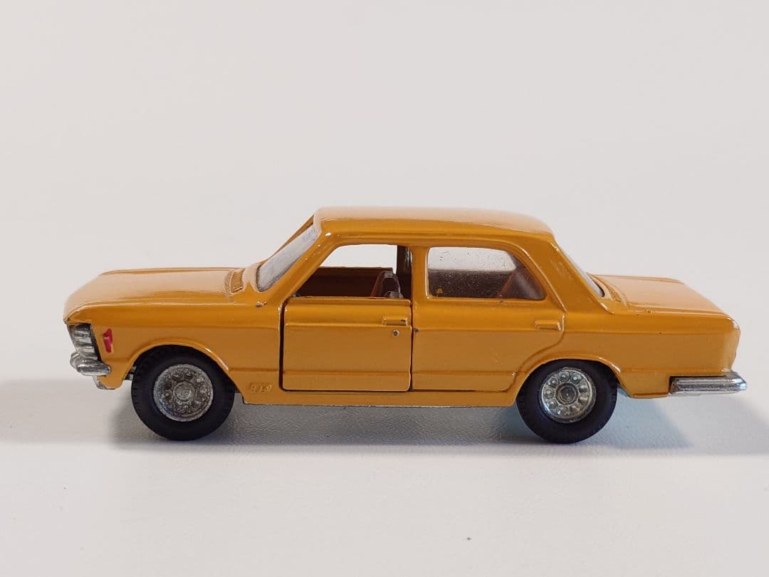 ミニカー MERCURY FIAT 130