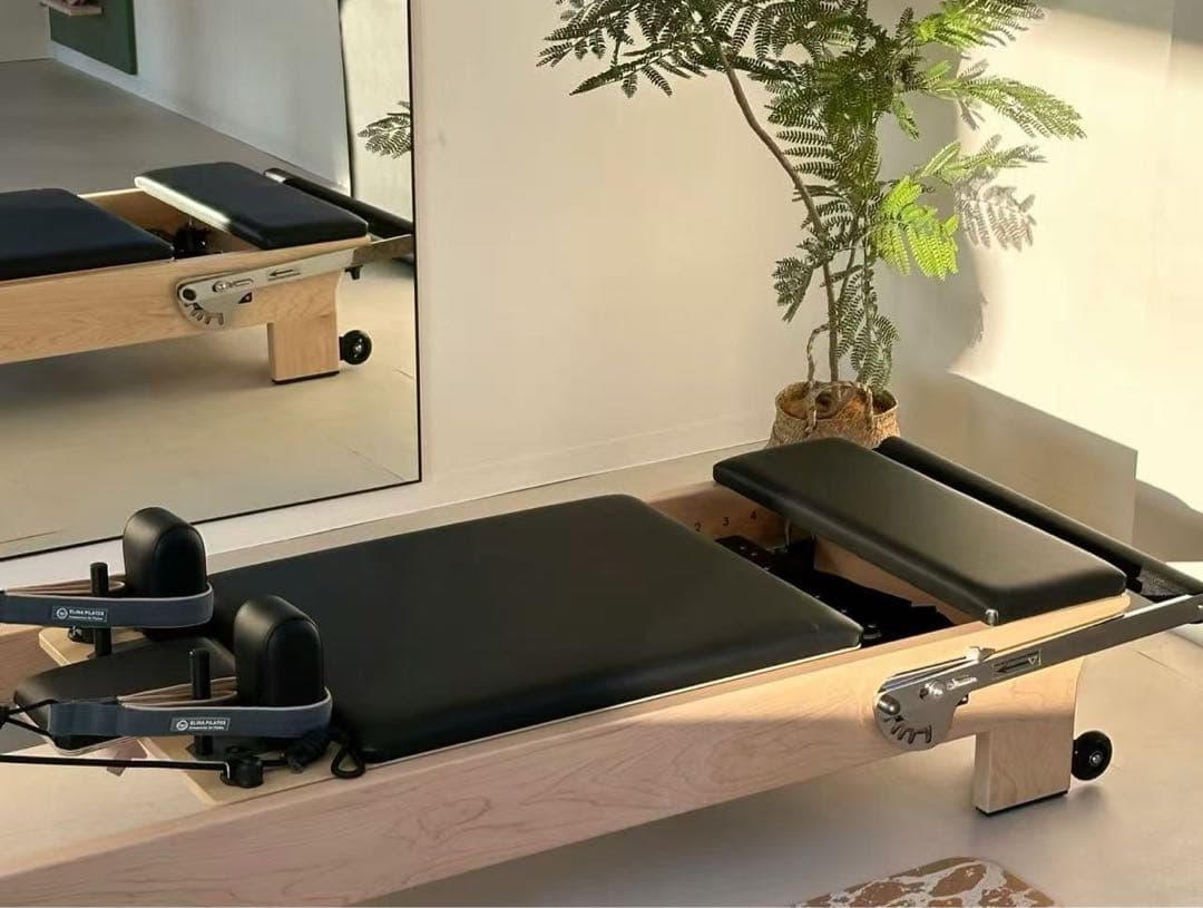 木製ピラティスリフォーマー（Pilates Reformer）