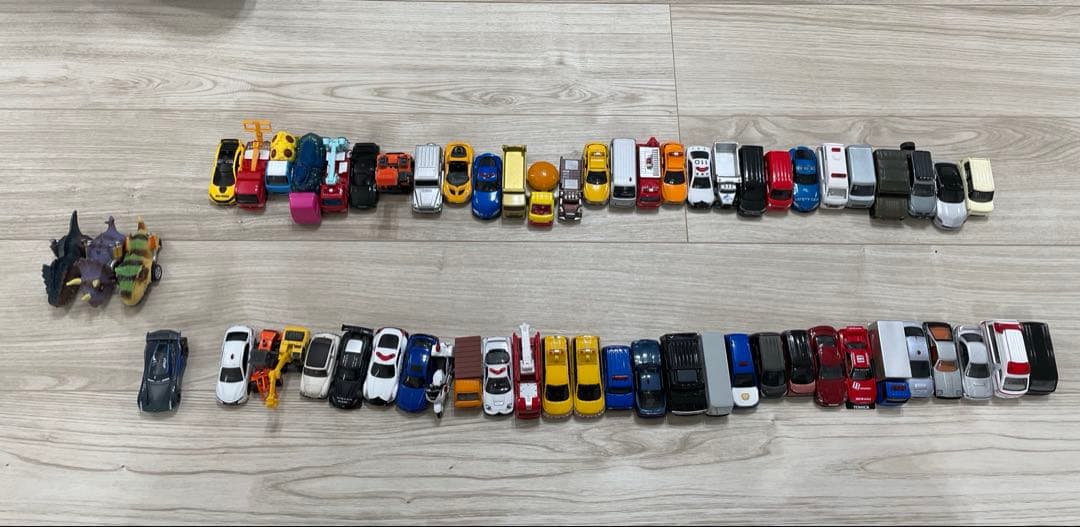 トミカ　多種類の車両　60台　まとめ売り