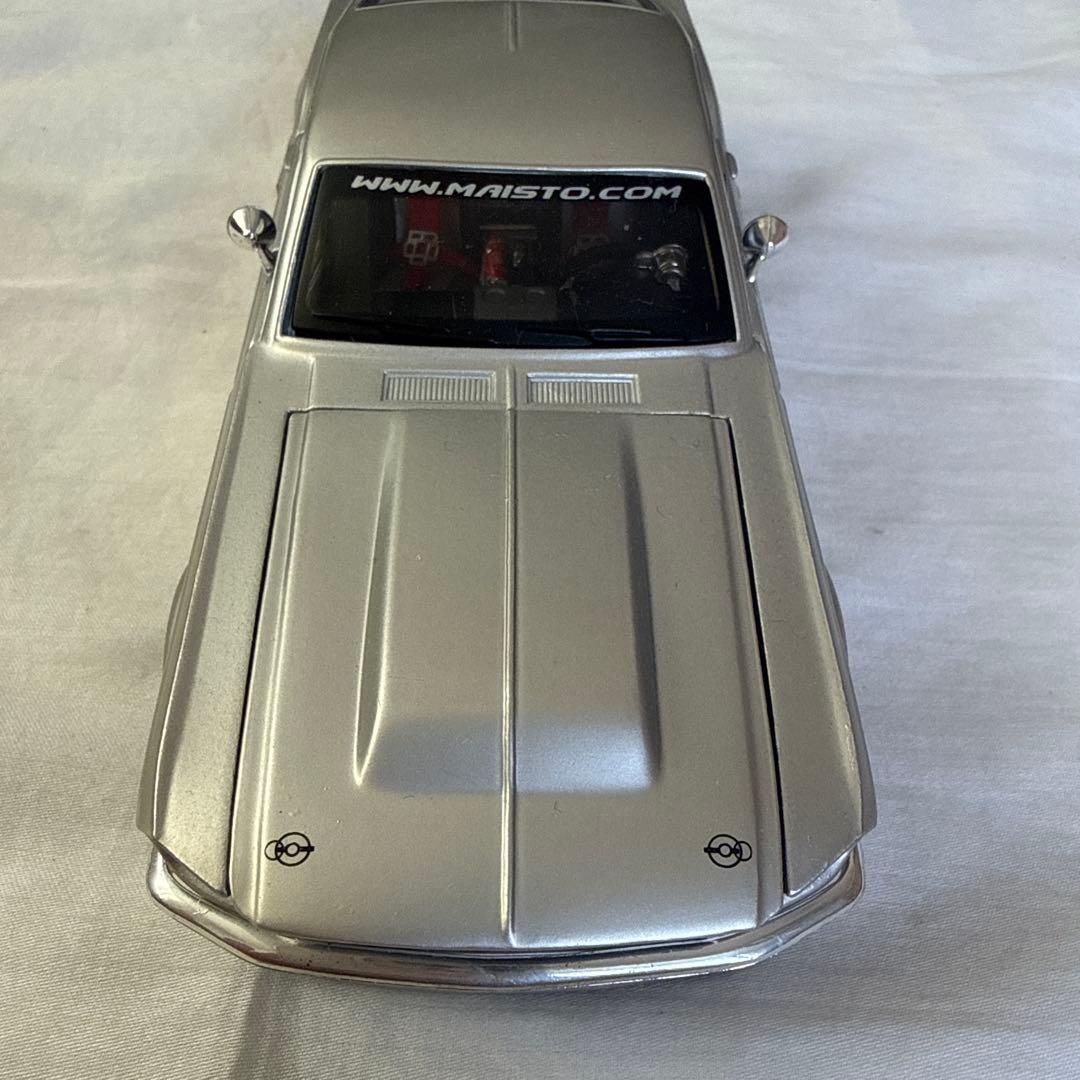 Maisto シルバー スポーツカー ミニカー