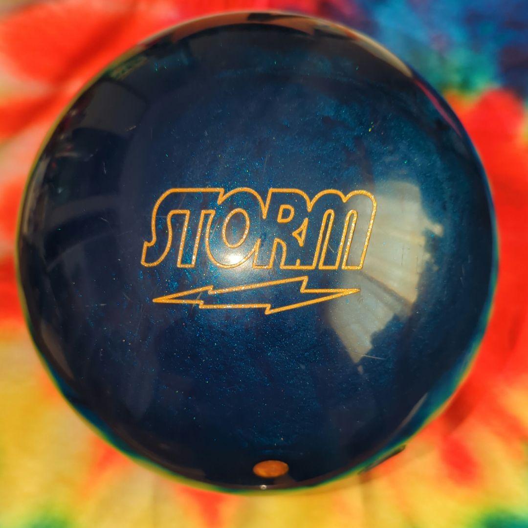 STORM PURE PHYSIX ボウリングボール　15ポンド軽め