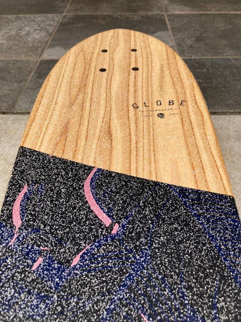GLOBE スケートボード 木目 黒 ピンク