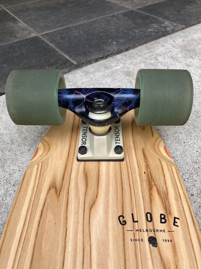 GLOBE スケートボード 木目 黒 ピンク