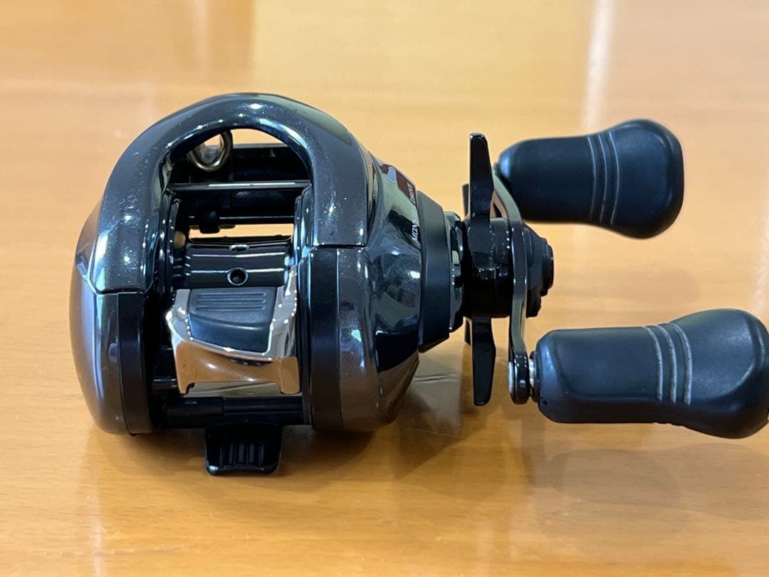 シマノ 18アンタレス DC MD XG 右ハンドル　ベイトリール