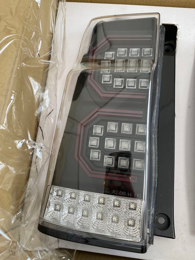 タントカスタムla600s 後期 REIZ テールライト