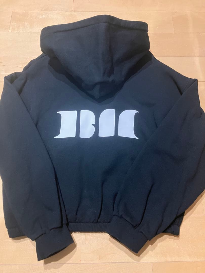 BABYMONSTER ジップフーディー　ショート