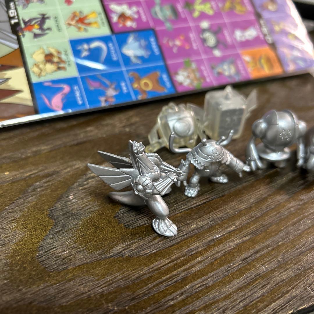 ポケモンフィギュア シルバーカラー