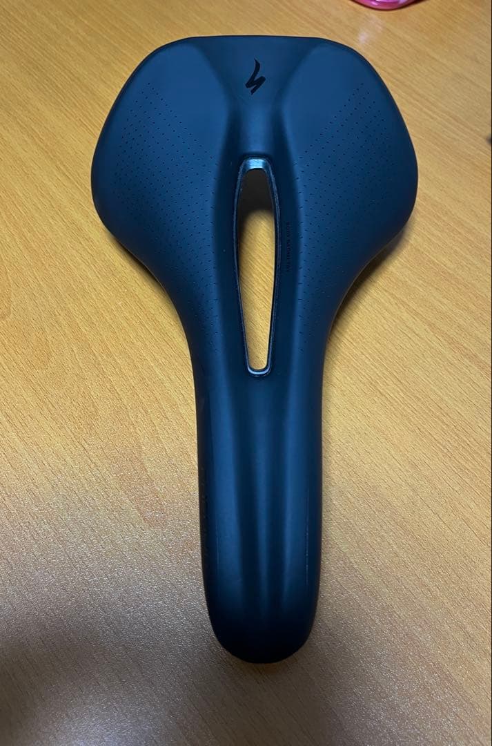 ブルーノ品Specialized サドル　PHENOMサイズ155