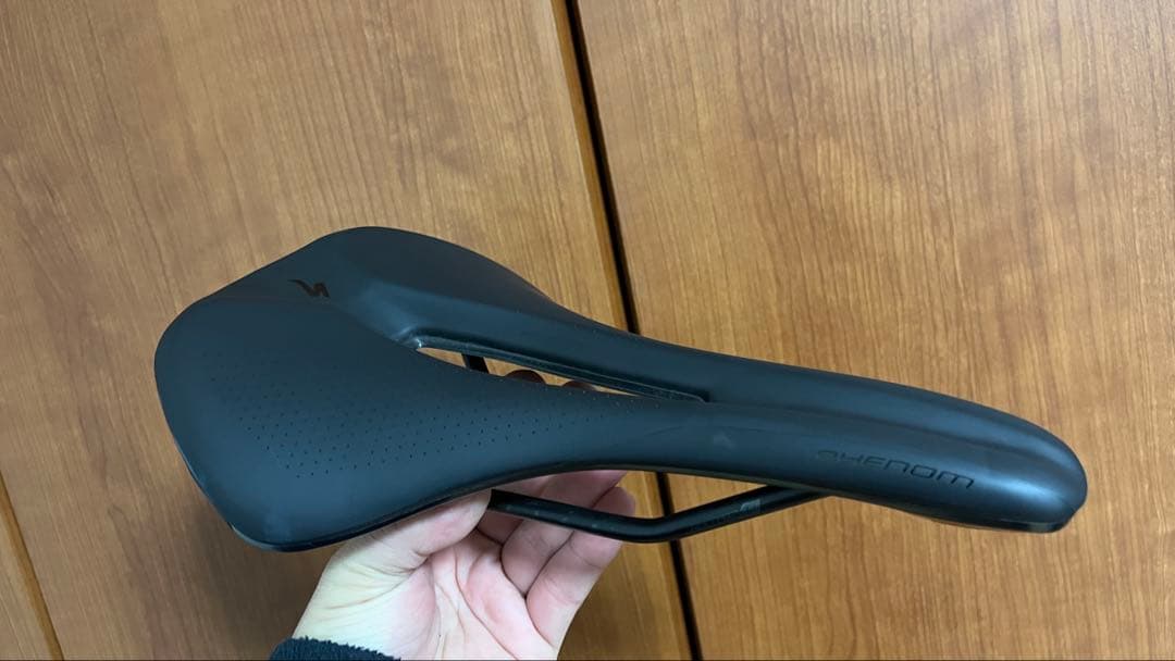 ブルーノ品Specialized サドル　PHENOMサイズ155