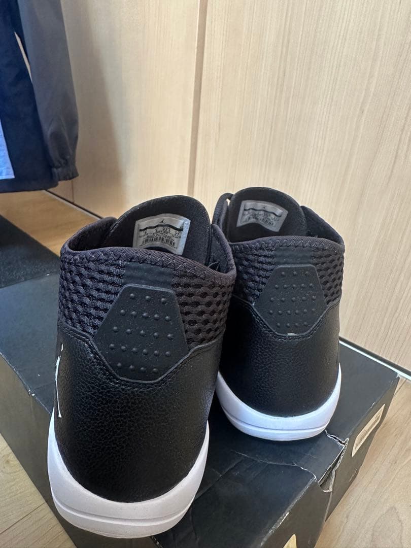 Jordan ブラック ハイカット シューズ