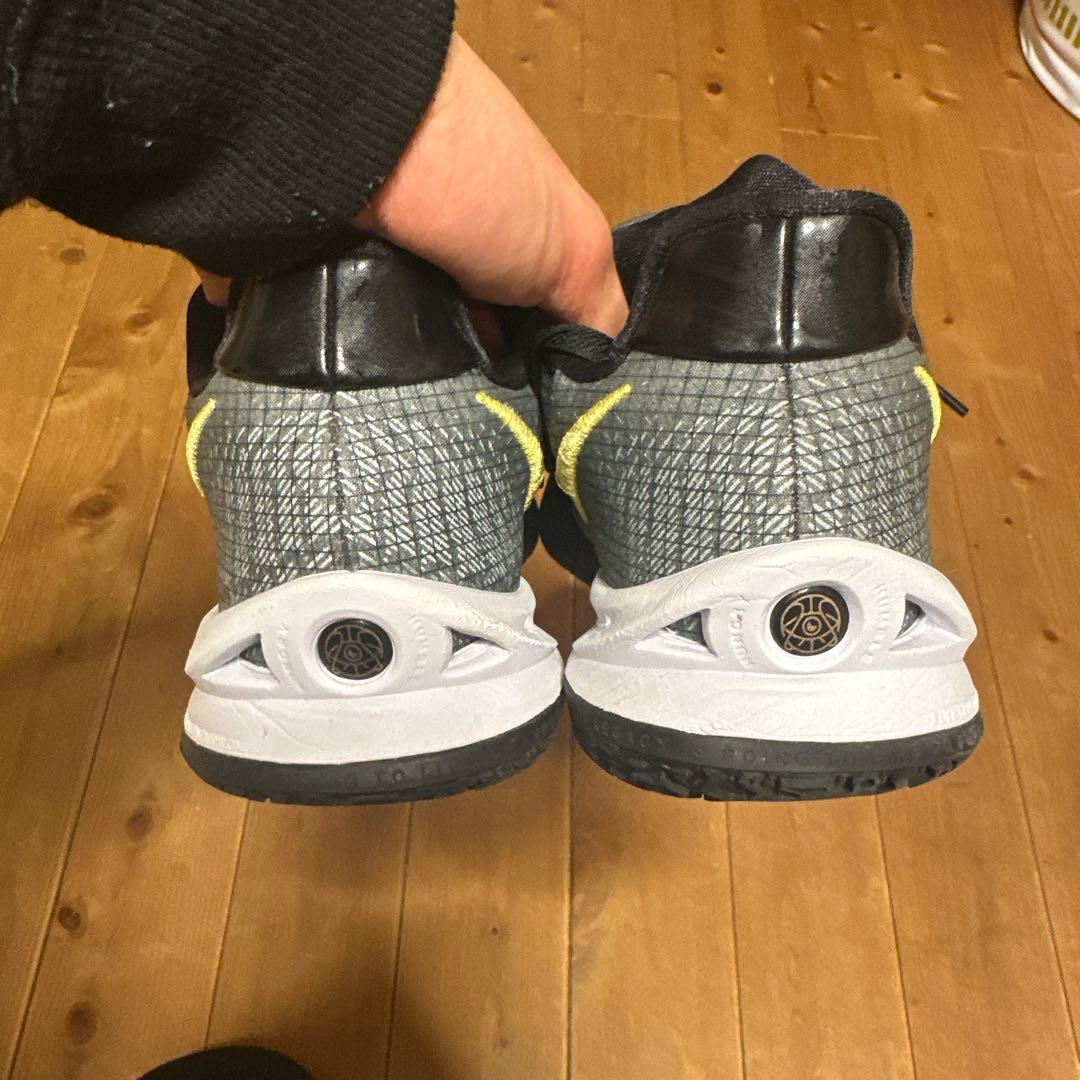 Nike Kyrie low 3 カイリー