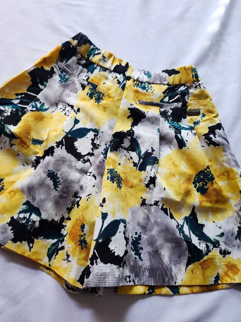 美品　LANVIN SPORT　ランバンゴルフ　花柄　キュロットスカート