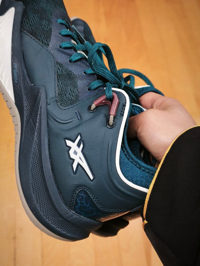 NOVA SURGE LOW 2 ノヴァサージ ロー2