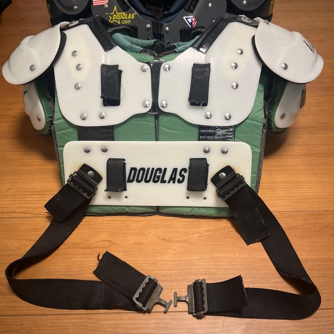 【2/28まで】アメフト防具　Douglas QBK XS DB