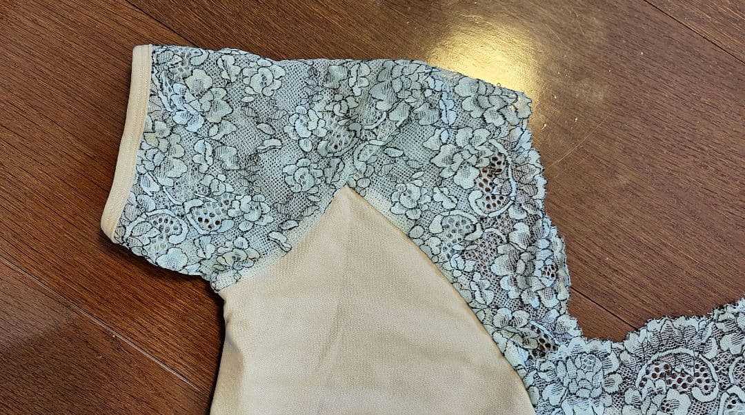ジュエレスク　半袖レオタード ライトモカ　フローラルグリーン