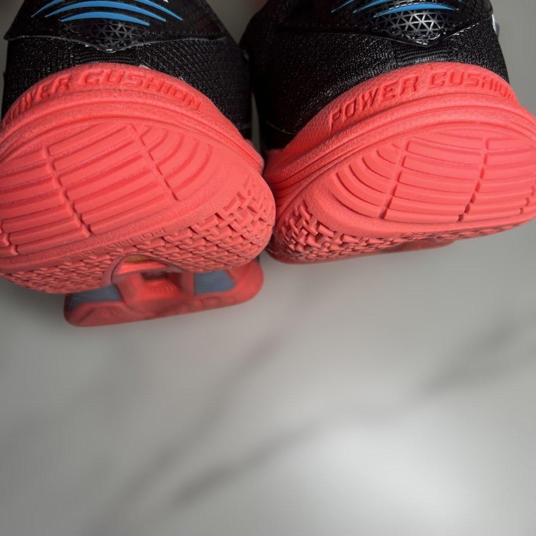 【美品】YONEX パワークッション 88 ダイヤ SHB88D2 25.5