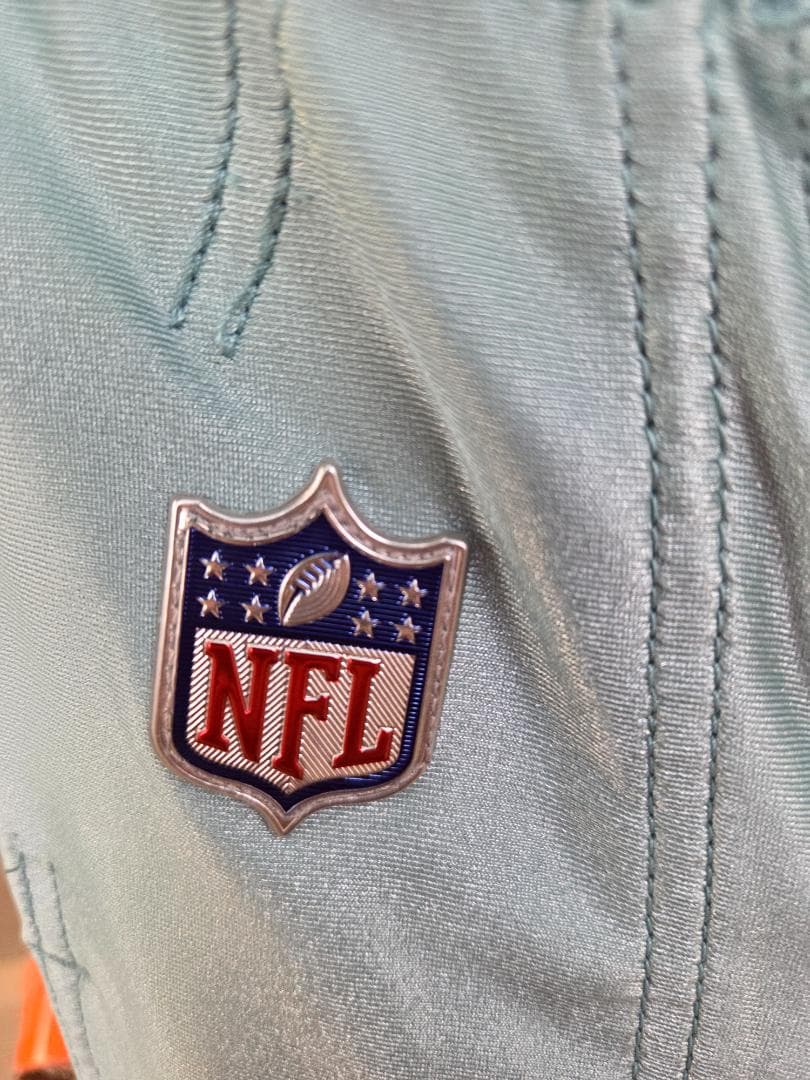 NFLロゴ入りナイキロゴパンツサイズ 28
