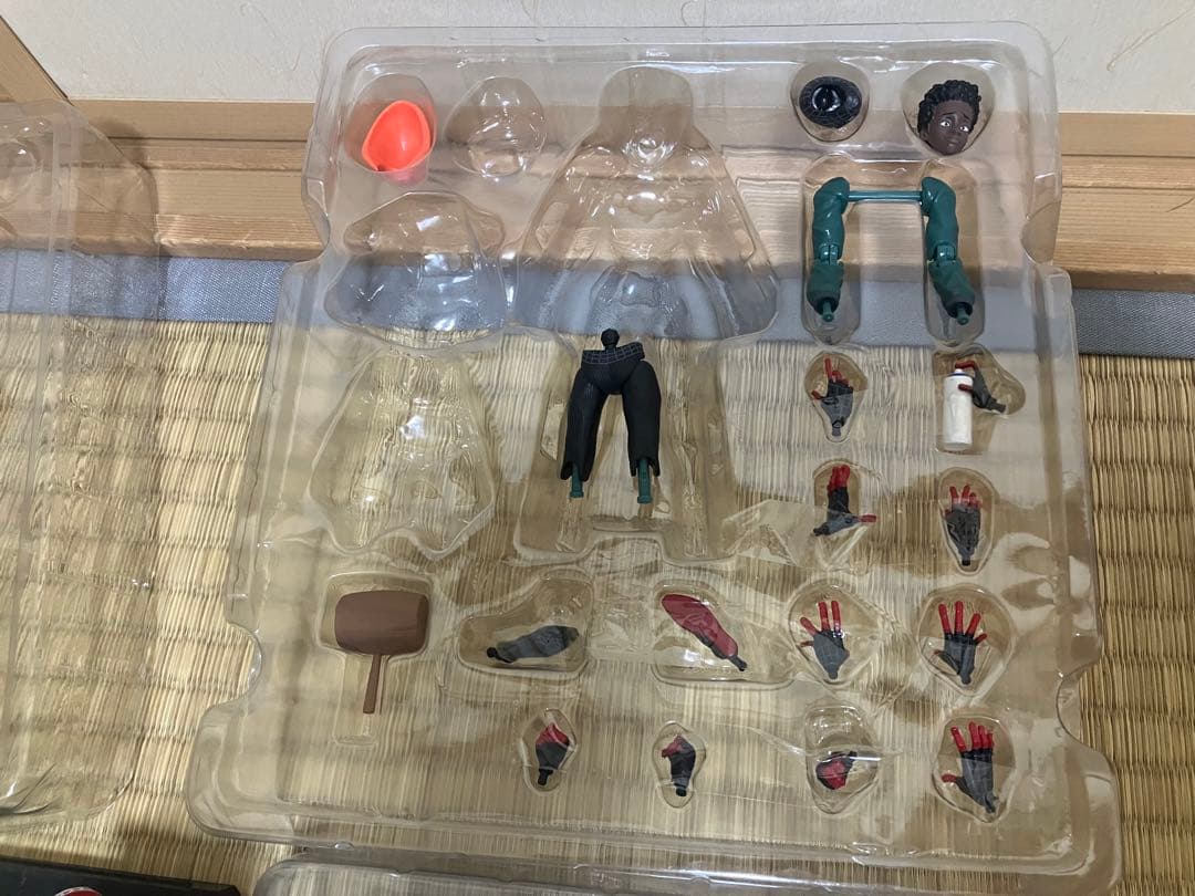 スパイダーマン マイルズ・モラレス フィギュア　ガンダム　スピーカー
