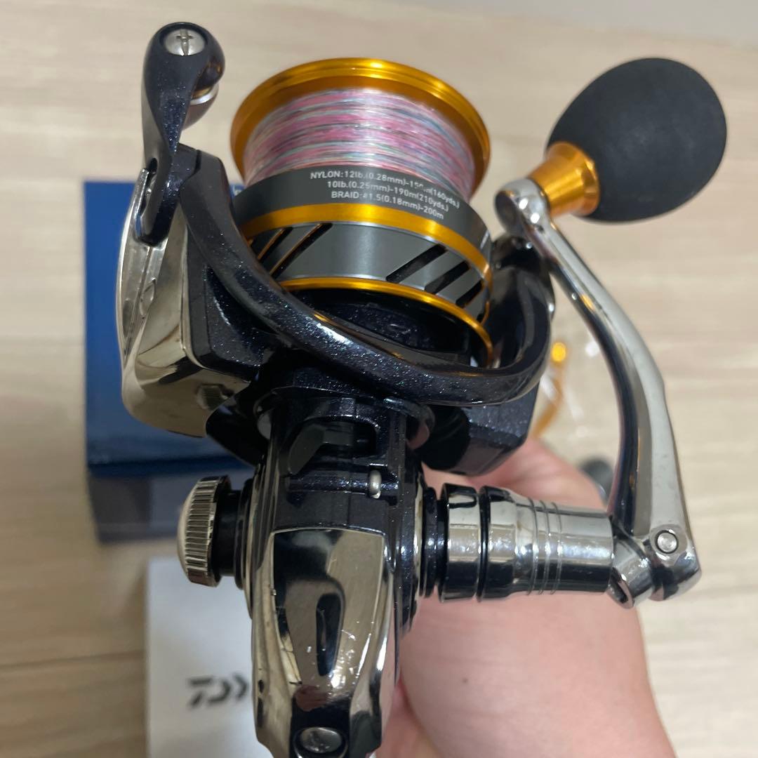 DAIWA REVROS LT 4000-CH スピニングリール　ダイワレブロス