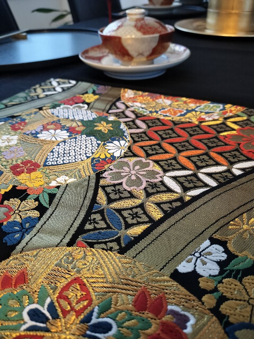 A948★高級‼️豪華刺繍‼️ひな祭り‼️テーブルランナー2m12cm
