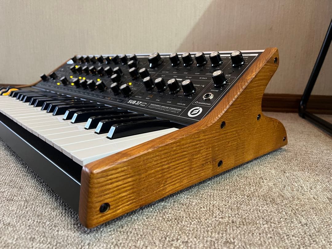 Moog SUB 37 パラフォニックアナログシンセサイザー