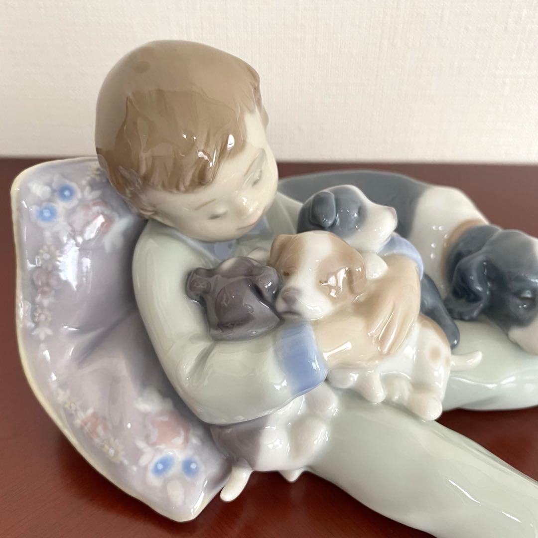 LLADRO リヤドロ　『 みんなおねんね 』 犬 置物