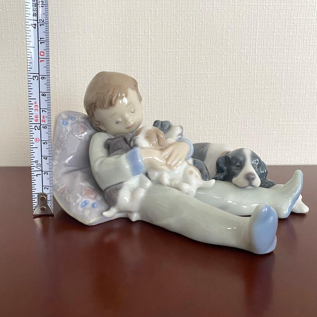 LLADRO リヤドロ　『 みんなおねんね 』 犬 置物