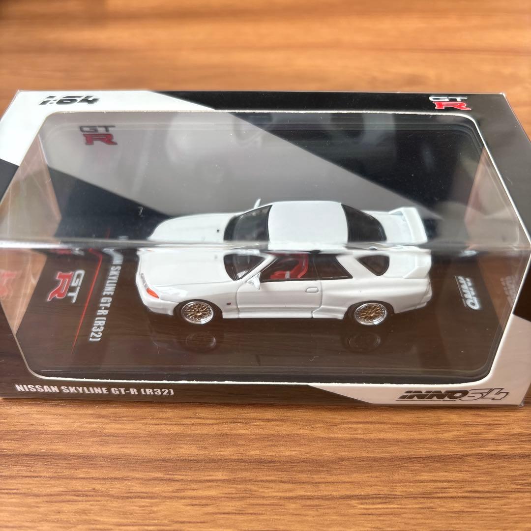 INNO64 スカイラインGT-R R32 クリスタルホワイト オプション付き