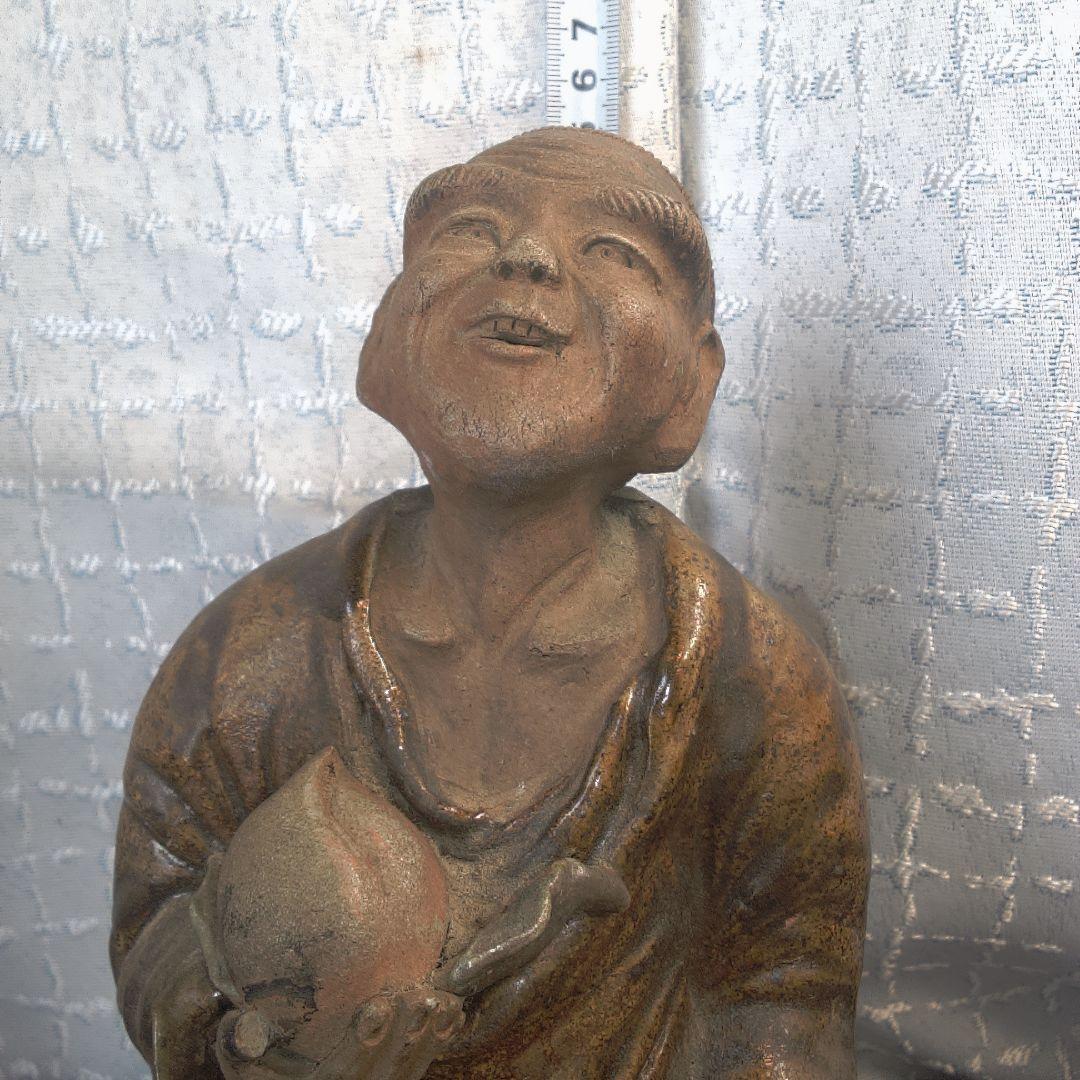 骨董９ 二六焼？親指欠損あります注意。陶器製 笑顔の僧侶像 約20cm