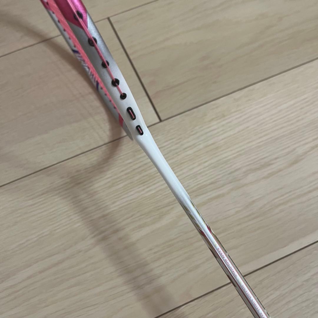 ✨美品✨ヨネックス ARCSABER 3FL バドミントンラケット 白　ピンク