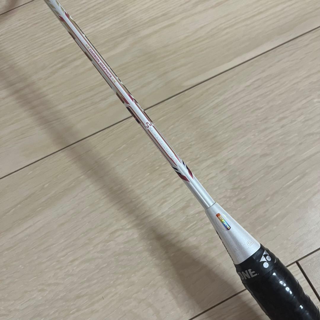 ✨美品✨ヨネックス ARCSABER 3FL バドミントンラケット 白　ピンク