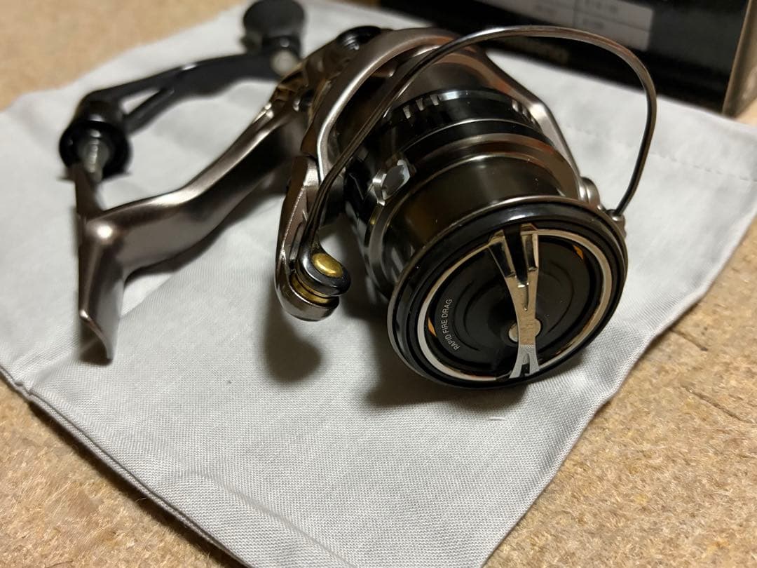 シマノ　スピニングリール 17コンプレックスCI4+　2500S F6HG