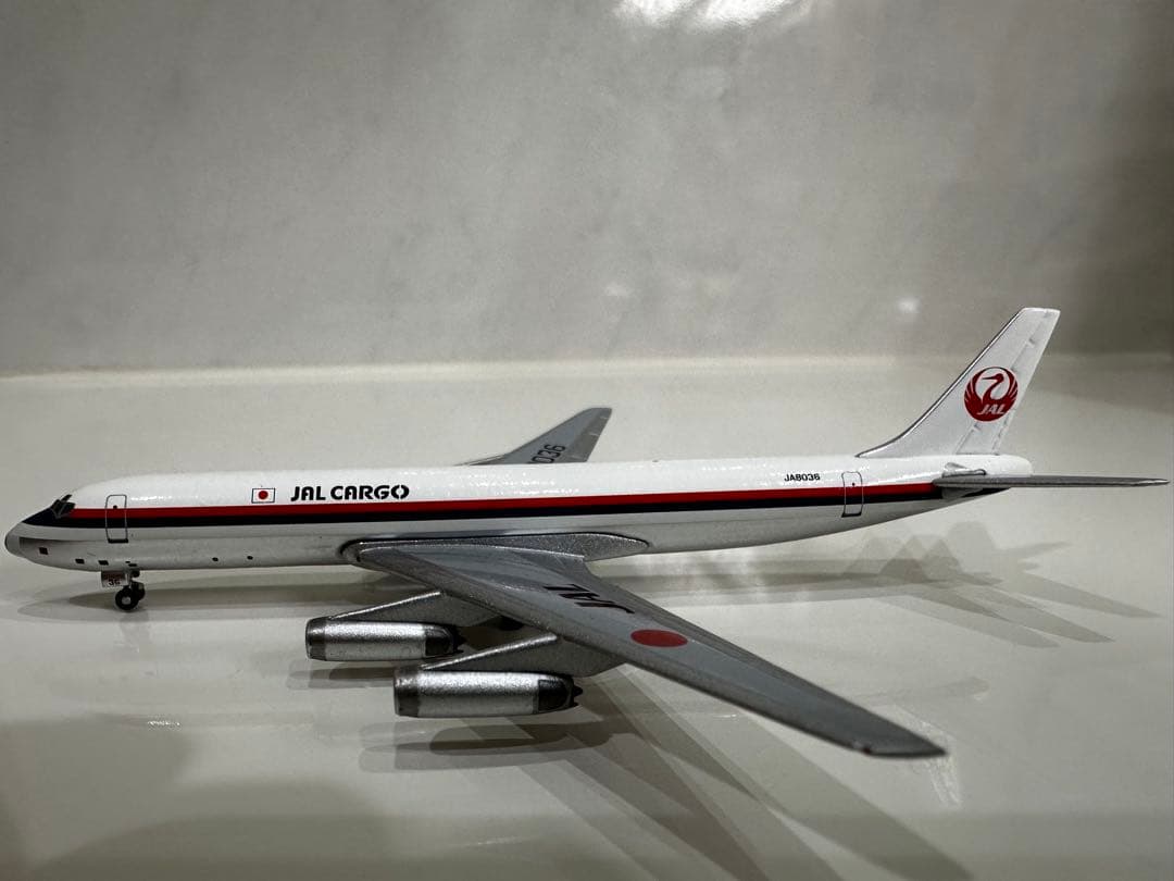 Your Craftmanの1/400 JAL Cargo DC8-62模型