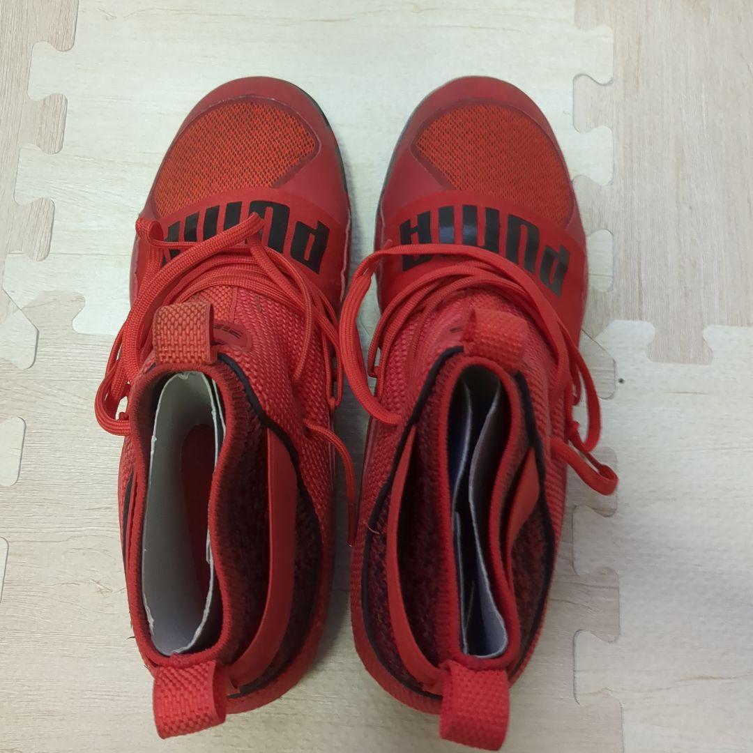 PUMA レッド トレーニングシューズ