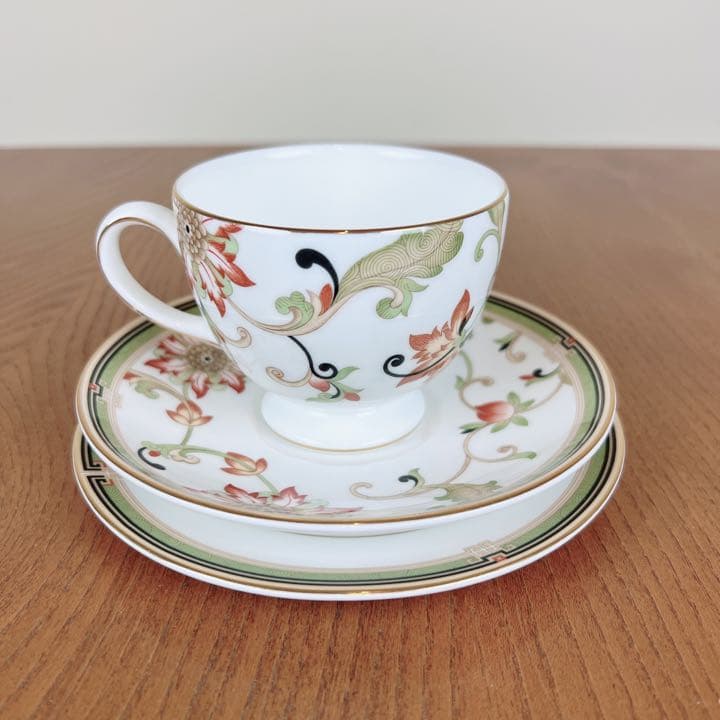 お値下げ　ウェッジウッド　オベロン　コーヒーカップ　ケーキ皿　プレート　イギリス
