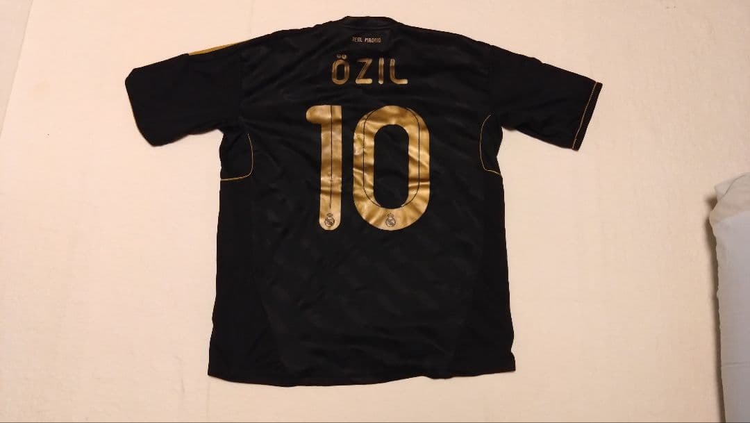 レアル・マドリード 黒 アウェイシャツ ÖZIL 10 メストエジル