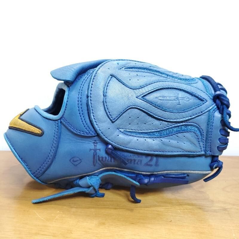 NIKE ナイキ 岩隈久志モデル 限定生産品 投手用 軟式グローブ