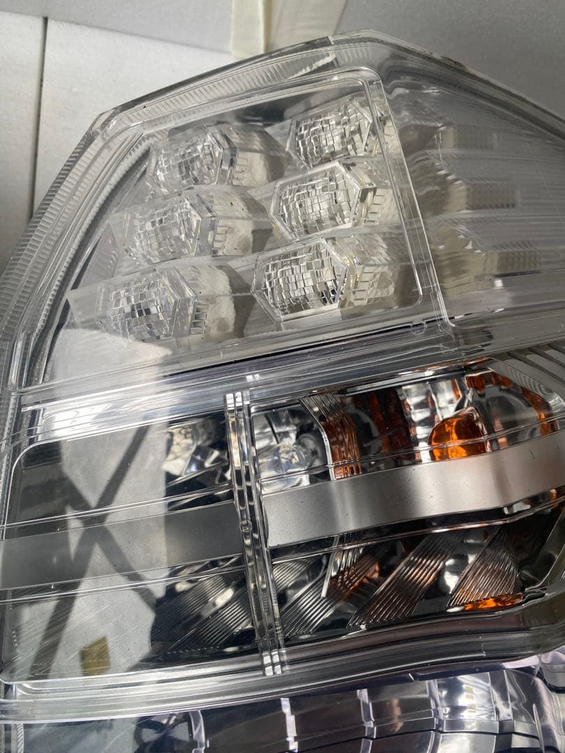 ホンダ フィット ハイブリッド GP1 純正 テールランプ 左右セット LED