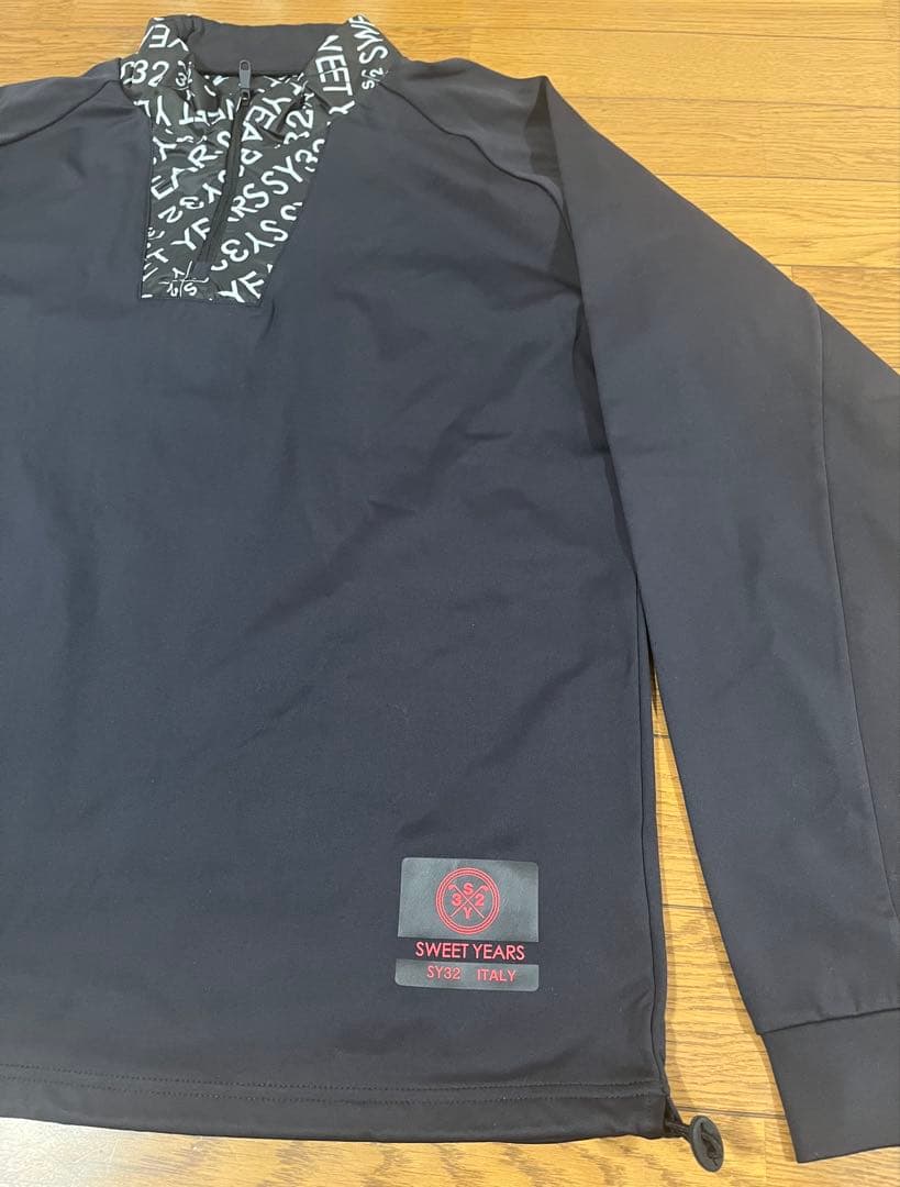 新品 SY32 GOLF NECK GRAPHIC HALF-ZIP MOCK