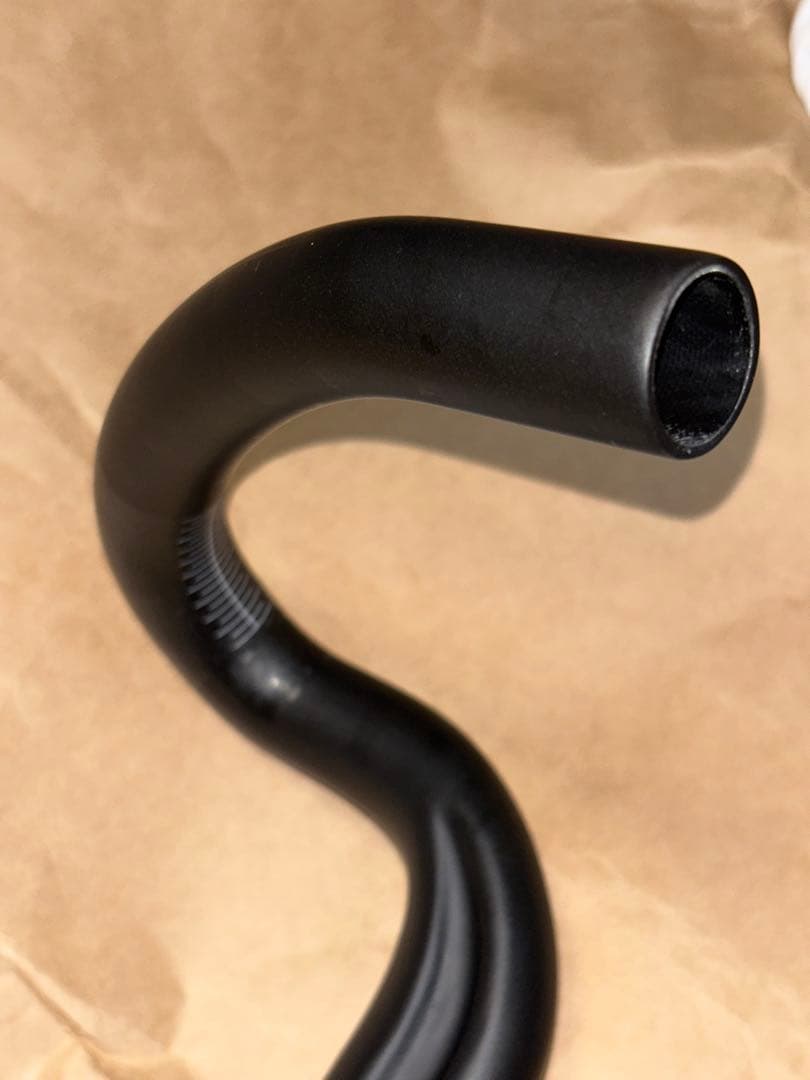 360mm-380mm 実測190g 軽量カーボンハンドル　半外装