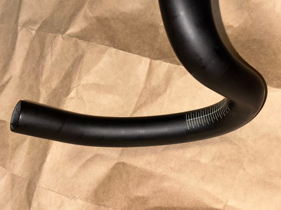 360mm-380mm 実測190g 軽量カーボンハンドル　半外装