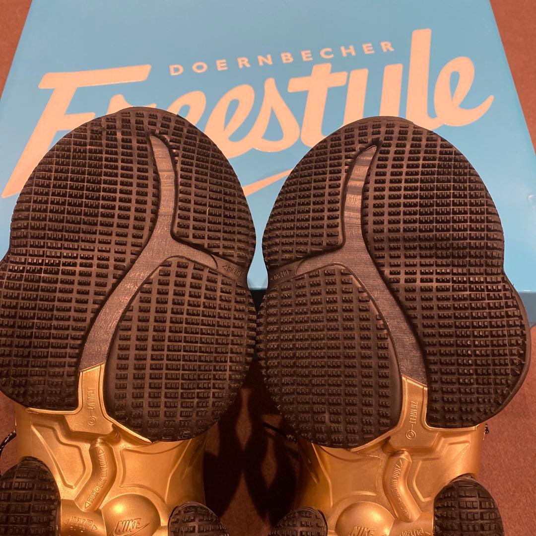 レブロン19 \" Doernbecher\" 日本未発売 超レアカラー　　28cm