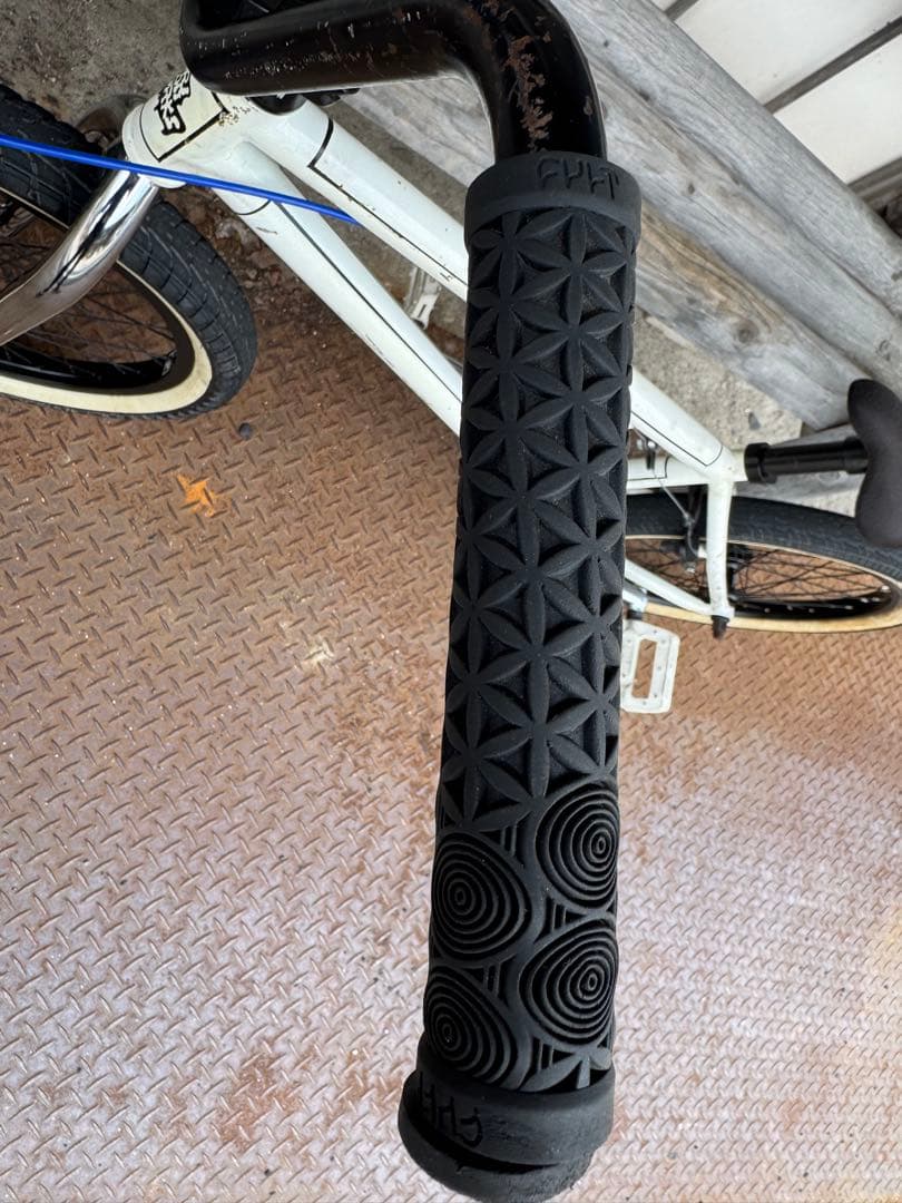 ホワイト 20インチ BMX 自転車