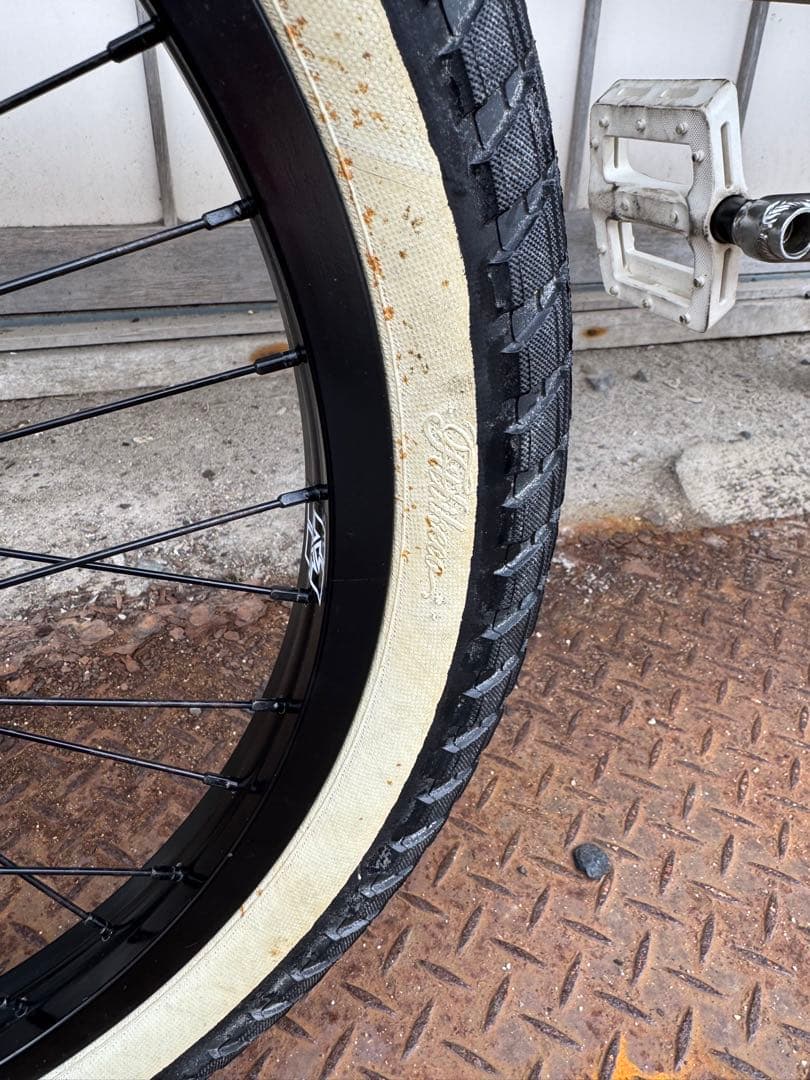 ホワイト 20インチ BMX 自転車