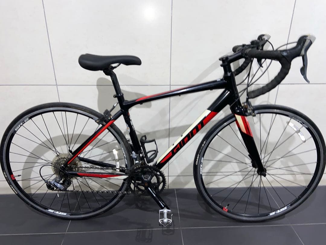 GIANT contend2 ジャイアント　コンテンド2 ロードバイクdefy3