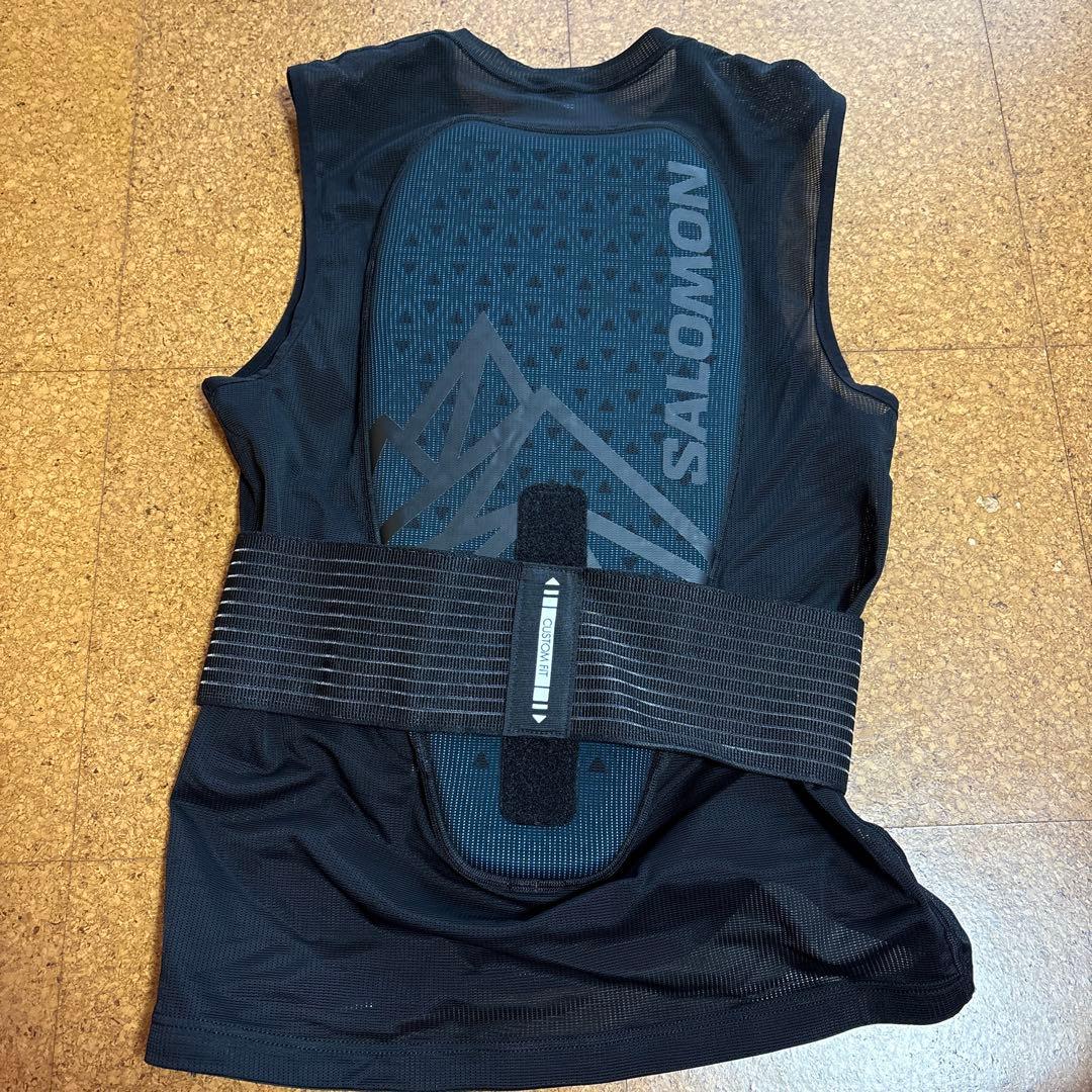 Salomon メッシュベスト 背中プロテクター付き