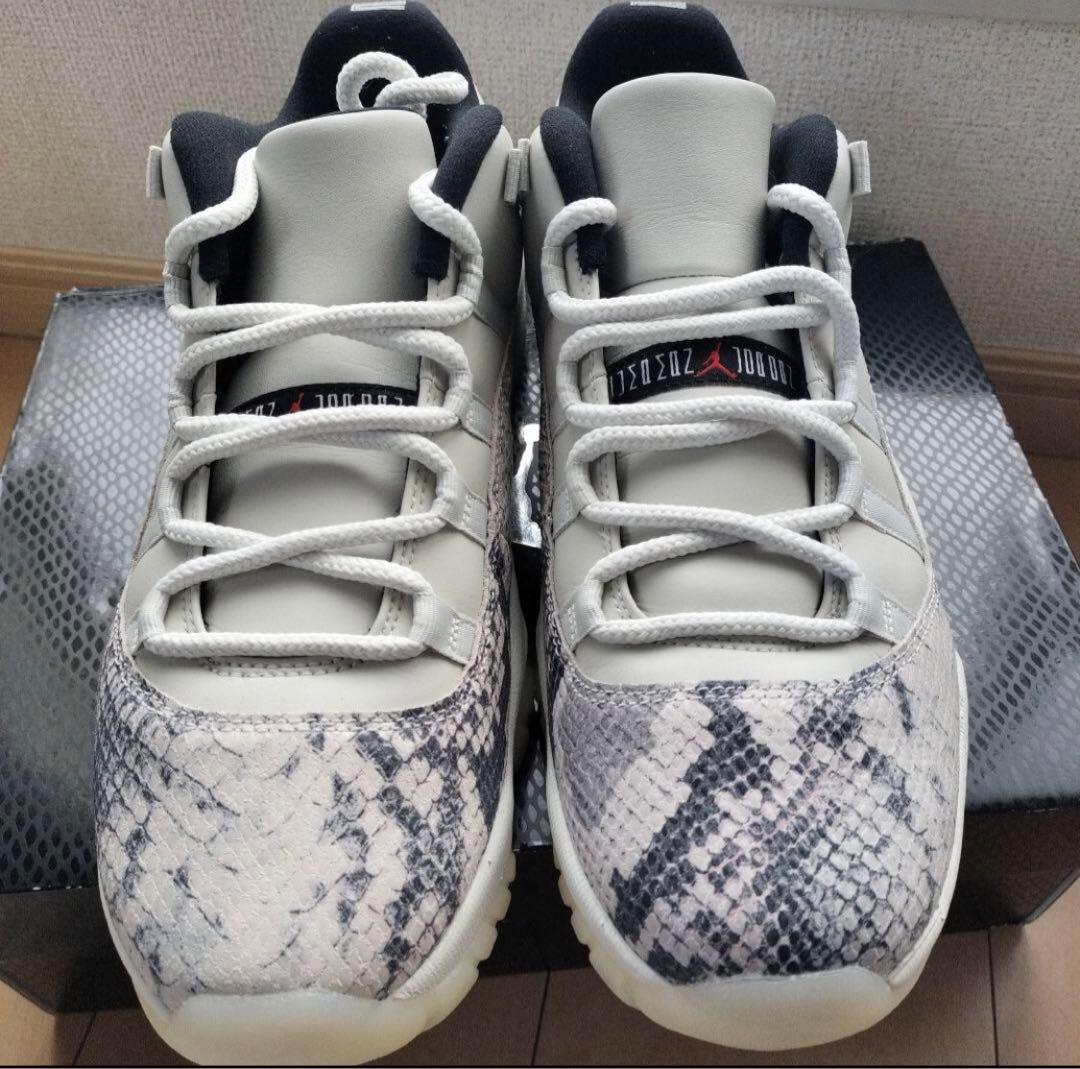 週末価格　ジョーダン11 low jordan スネークスキン　美品　箱納品書付